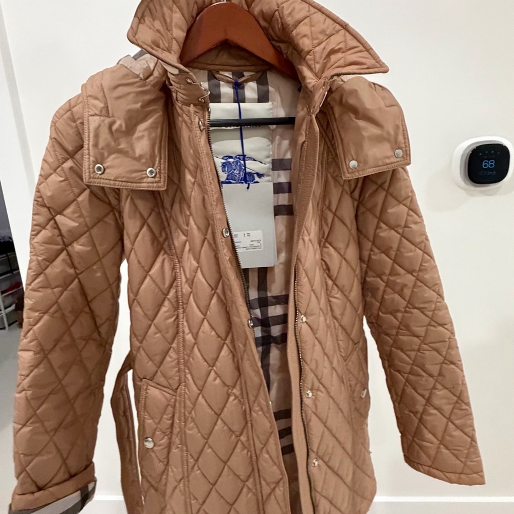 Burberry BRAND NEW - never worn Women's Quilted Tan Jacket - size Medium
